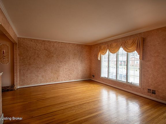 4th image of 2827 Pomeroy Dr