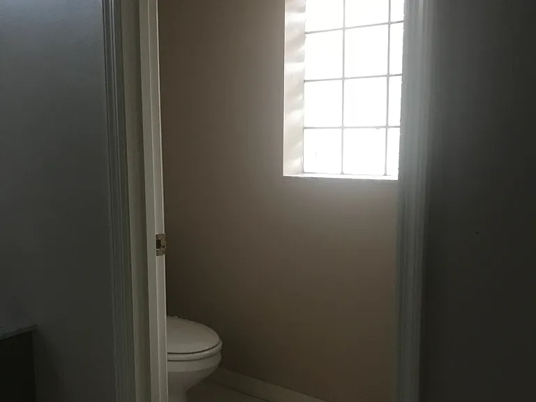 906 Thousand Oaks Blvd — Photo 19