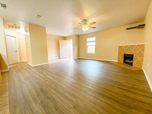 3rd image of 3110 109th St Unit B