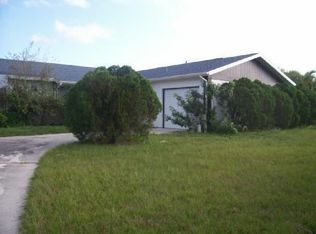 1318 SE Larose Ct, Port Saint Lucie, FL 34952