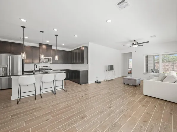 10111 Crescendo Way, Iowa Colony, TX 77583