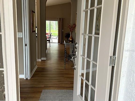 2nd image of 4327 Beekman Pl
