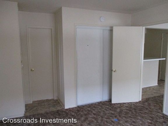 3rd image of 237 N 2nd St APT 4B