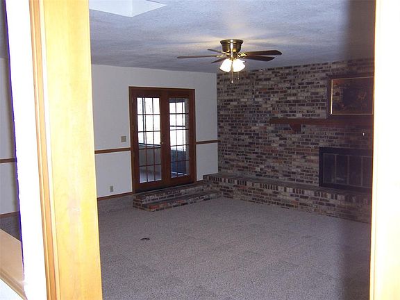 4th image of 5722 Black Oak Ln