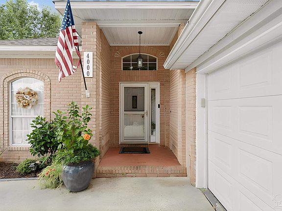 2nd image of 4000 Longwood Cir