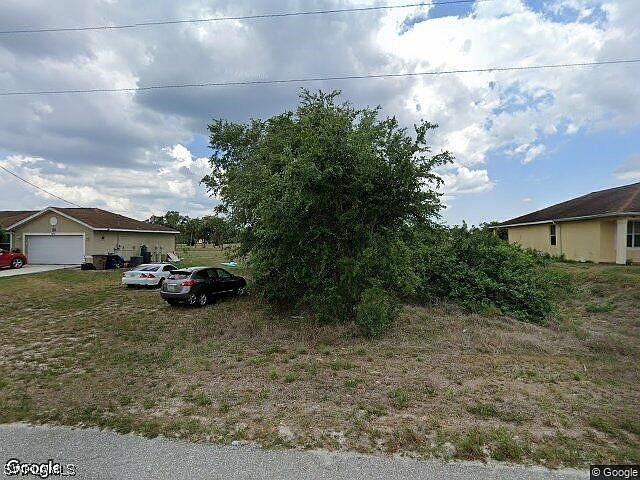 2nd image of 476 Redwing St
