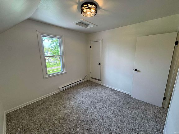 4th image of 408 S Elm St