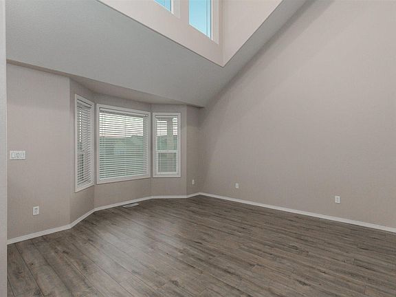 4th image of 5813 Jefferson Dr