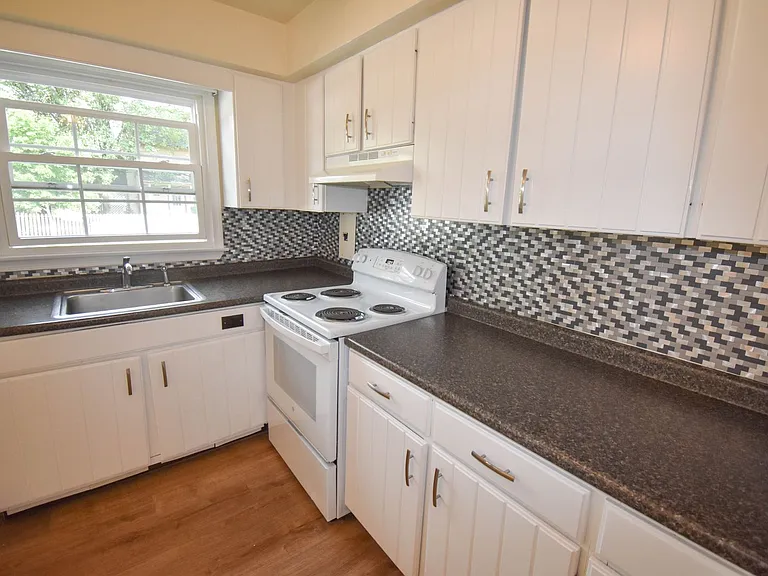 344 W Water St — Photo 9