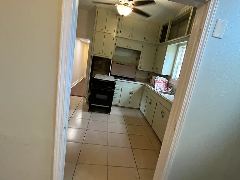 2715 Urquhart St — Photo 5