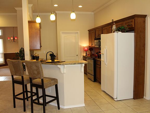 4th image of 1121 NW 190th Pl
