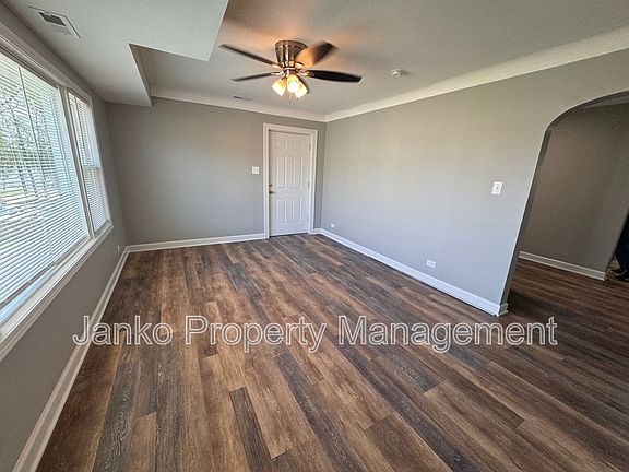 5th image of 2237 Vermont St APT 2E