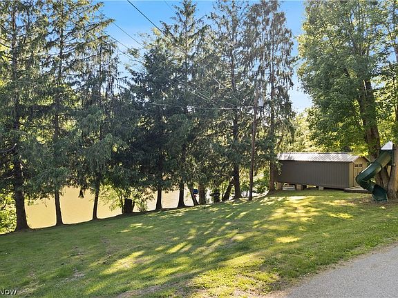 5th image of 842 River Rd