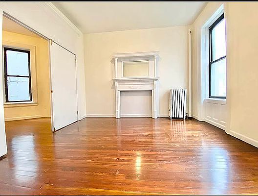 5th image of 243 W 107th St