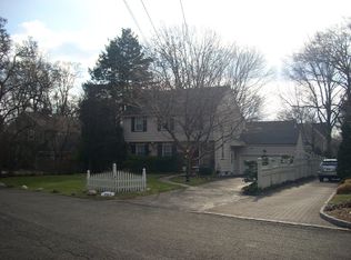 888 Winyah Ave, Westfield, NJ 07090