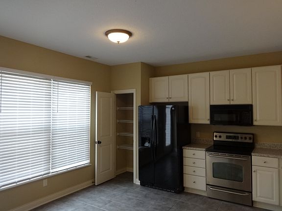 4th image of 1089 Remi Dr