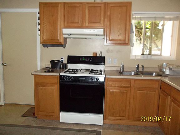 4th image of 626 Main St