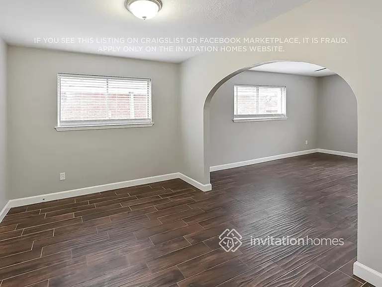 11122 Kirwin Ln — Photo 2