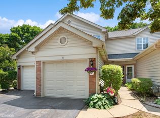 73 Golfview Dr, Glendale Heights, IL 60139