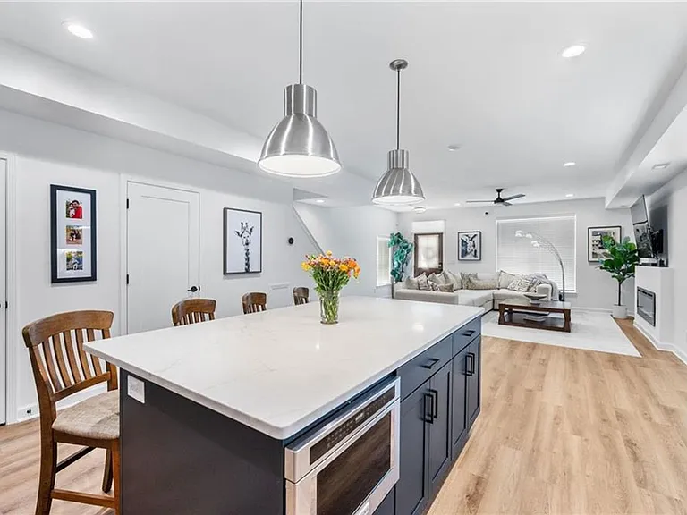 12203 Ashbury Ave — Photo 11