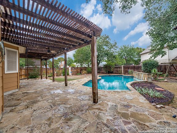 4th image of 18026 CERCA AZUL DR