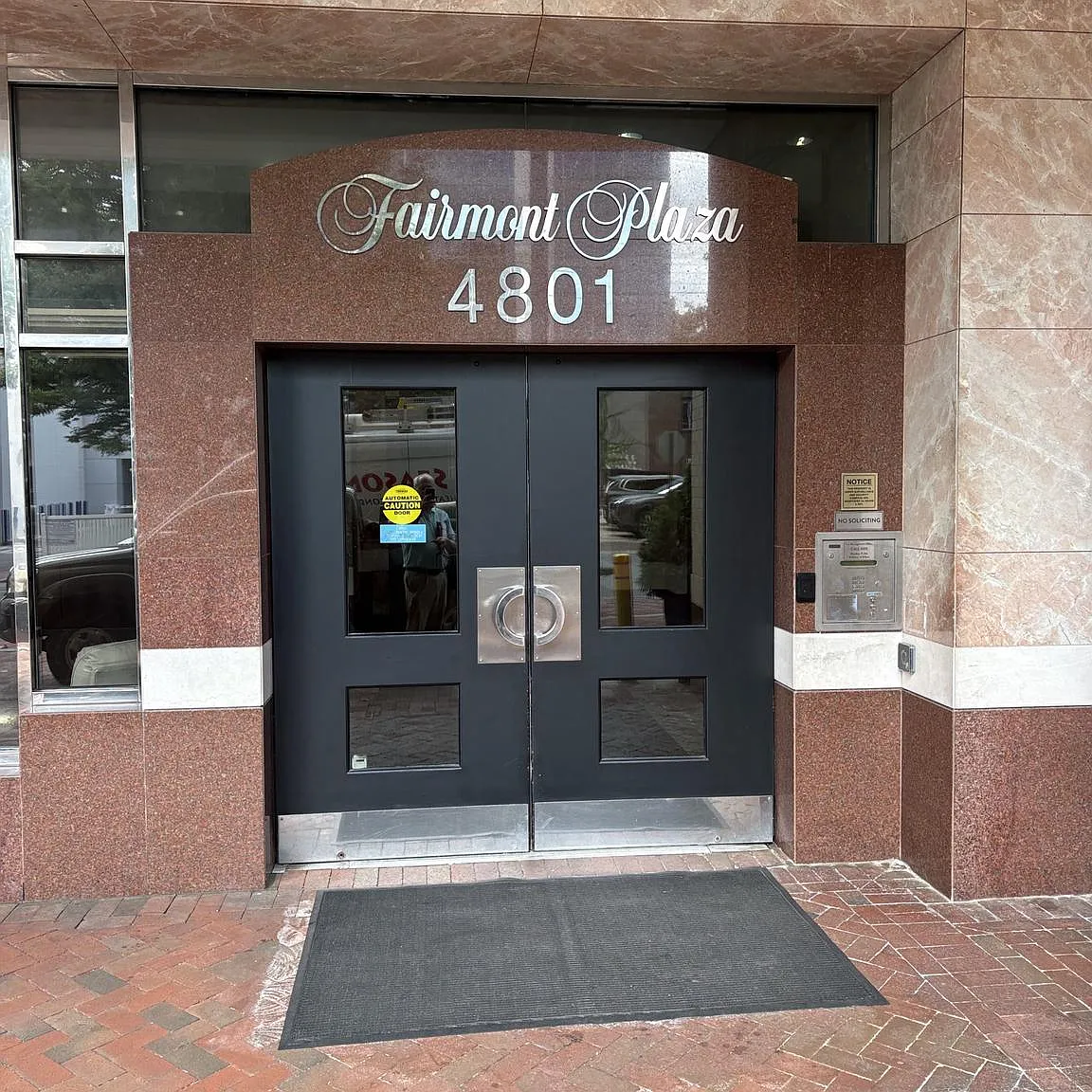 1 bed, 1.0 bath, 634 sqft, $2,300 — Photo 3