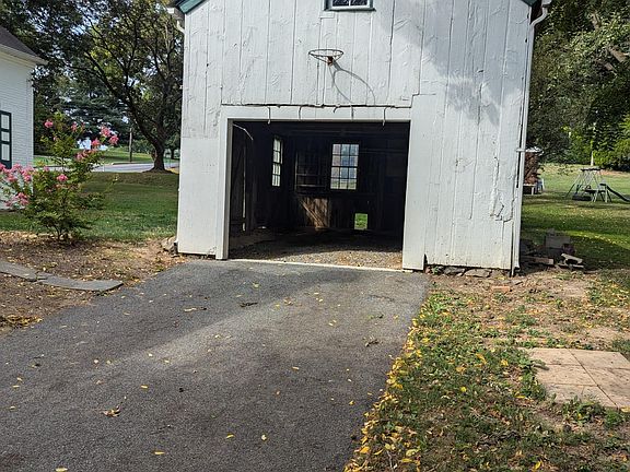 Small barn