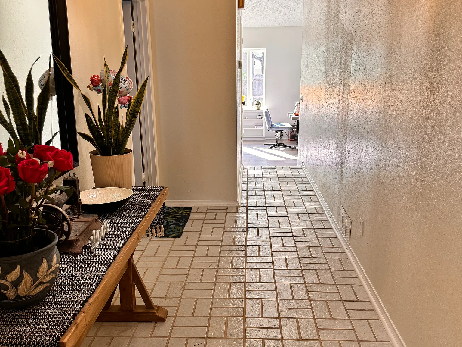 2 bed, 1394 sqft, $1,600 — Photo 2