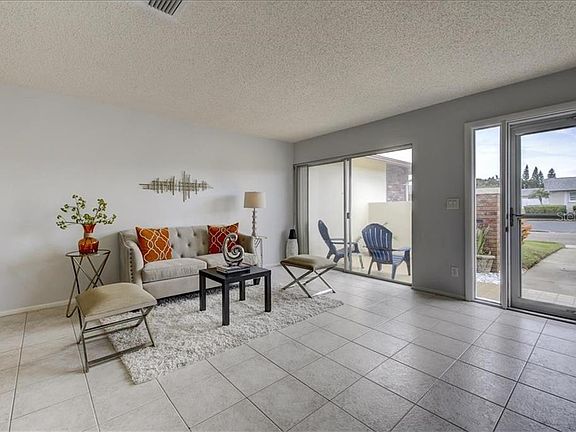 5th image of 2730 Sherbrooke Ln APT A
