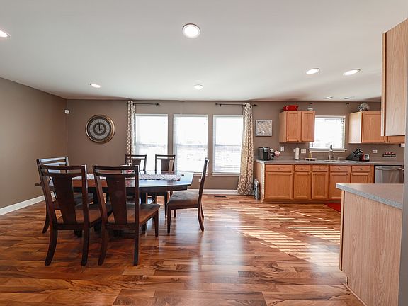 5th image of 375 E Barber Ct