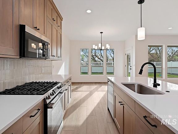 4th image of 4207 Tropic Way