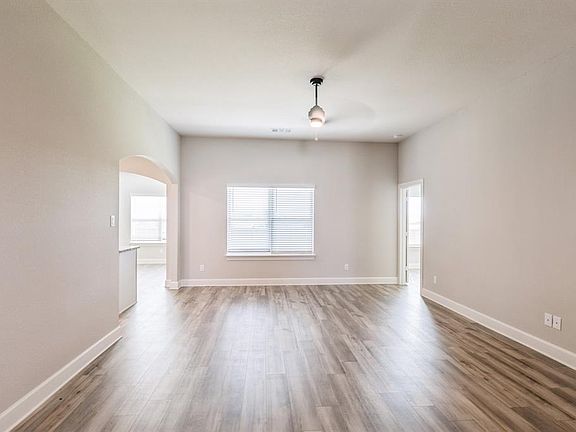 2nd image of 1109 Sleepy Owl Ln