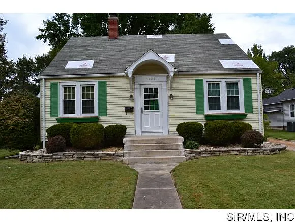 1423 Grand Ave photo 1