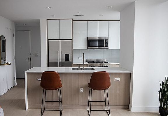 5th image of 242 W 53rd St #23A