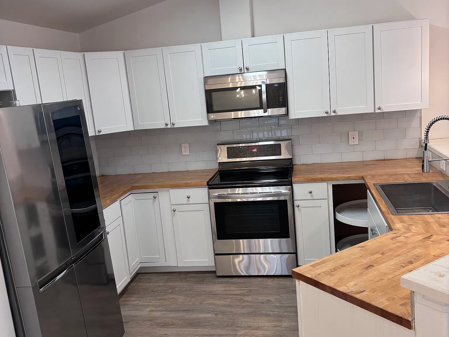 3 bed, 1456 sqft, $2,700 — Photo 2