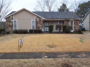 6020 Scarlet Leaf Dr, Memphis, TN 38141