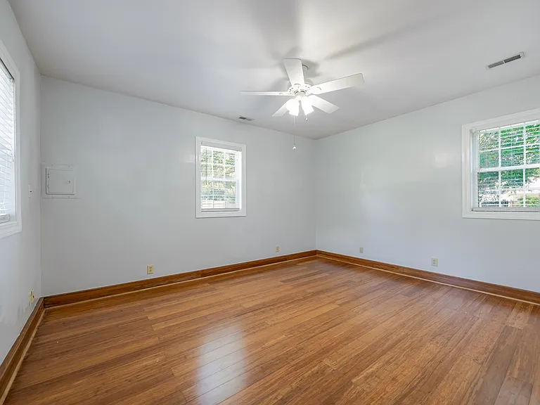 2621 1/2 W Willow Dr — Photo 14