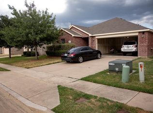 1857 Lynnwood Hills Dr, Fort Worth, TX 76112