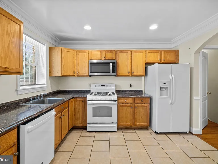 514 N Milton Ave — Photo 10