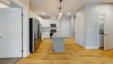 149 Main LCC — Photo 3