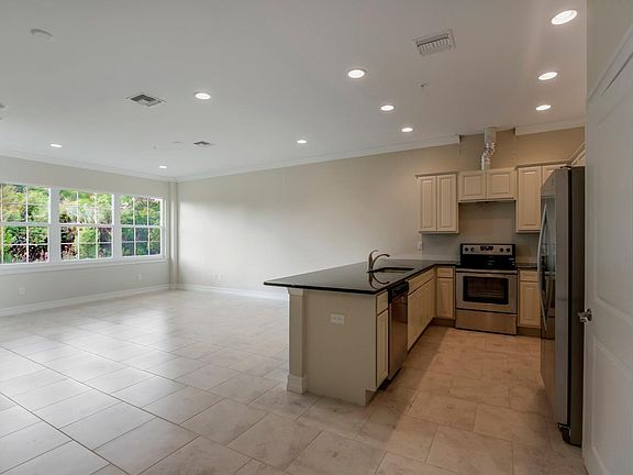 5th image of 7139 Greenwood Park Cir APT 104
