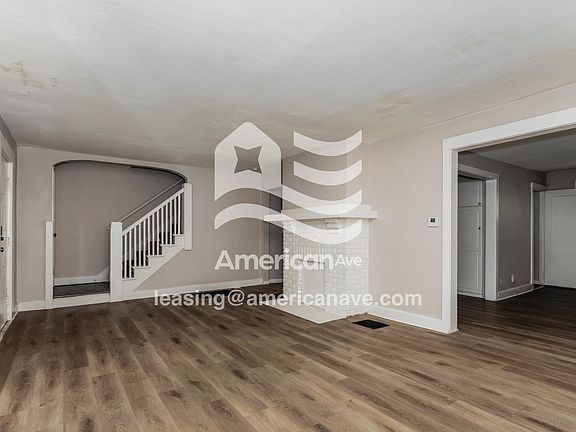 1733529_004_living_room_13708083.jpg