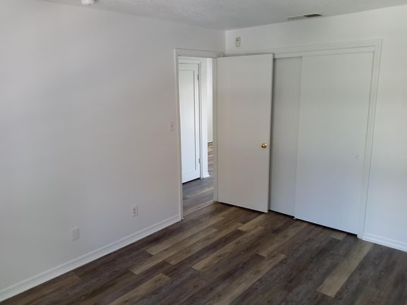 4th image of 5157 Beach Dr SE APT A