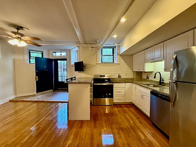 4 bed, 1200 sqft, $1,200 — Photo 4