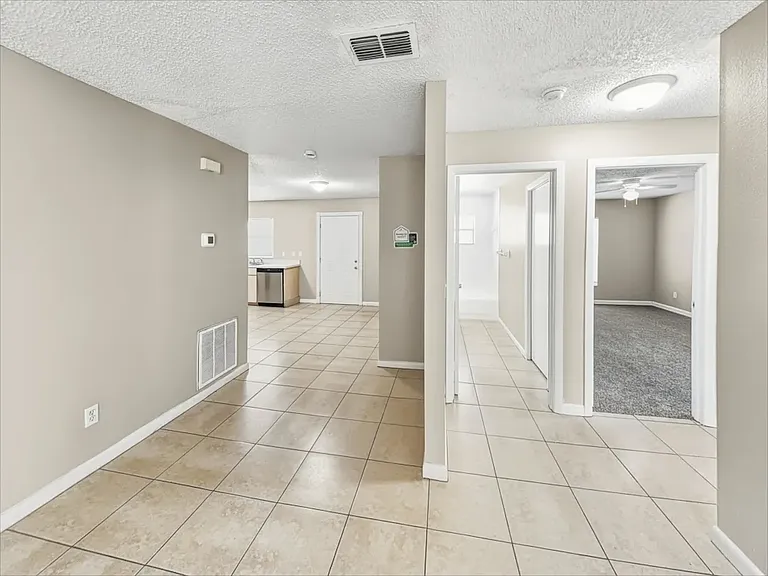 1360 S Washington Ave — Photo 3