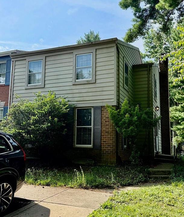 1st image of 19 Goodport Ln