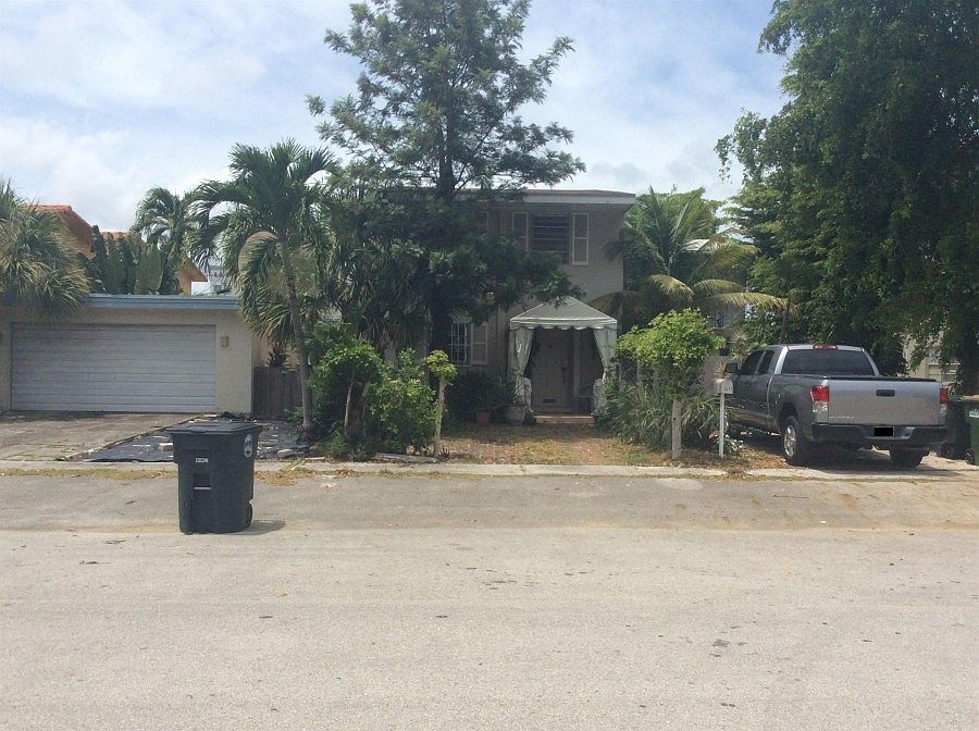 1st image of 1813 NE 121st St