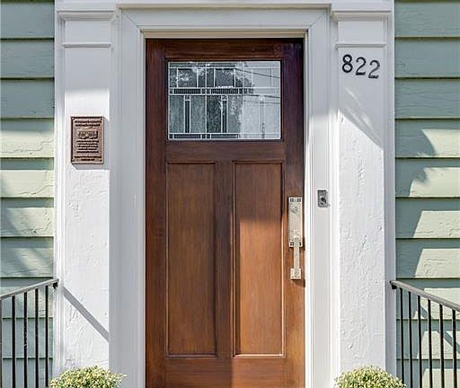 3rd image of 822 W 28th St
