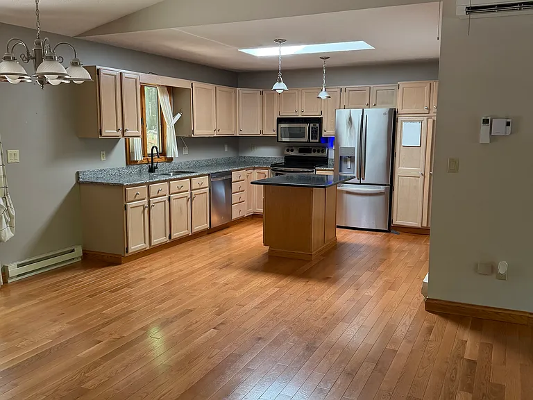 467 Hastings Rd — Photo 3