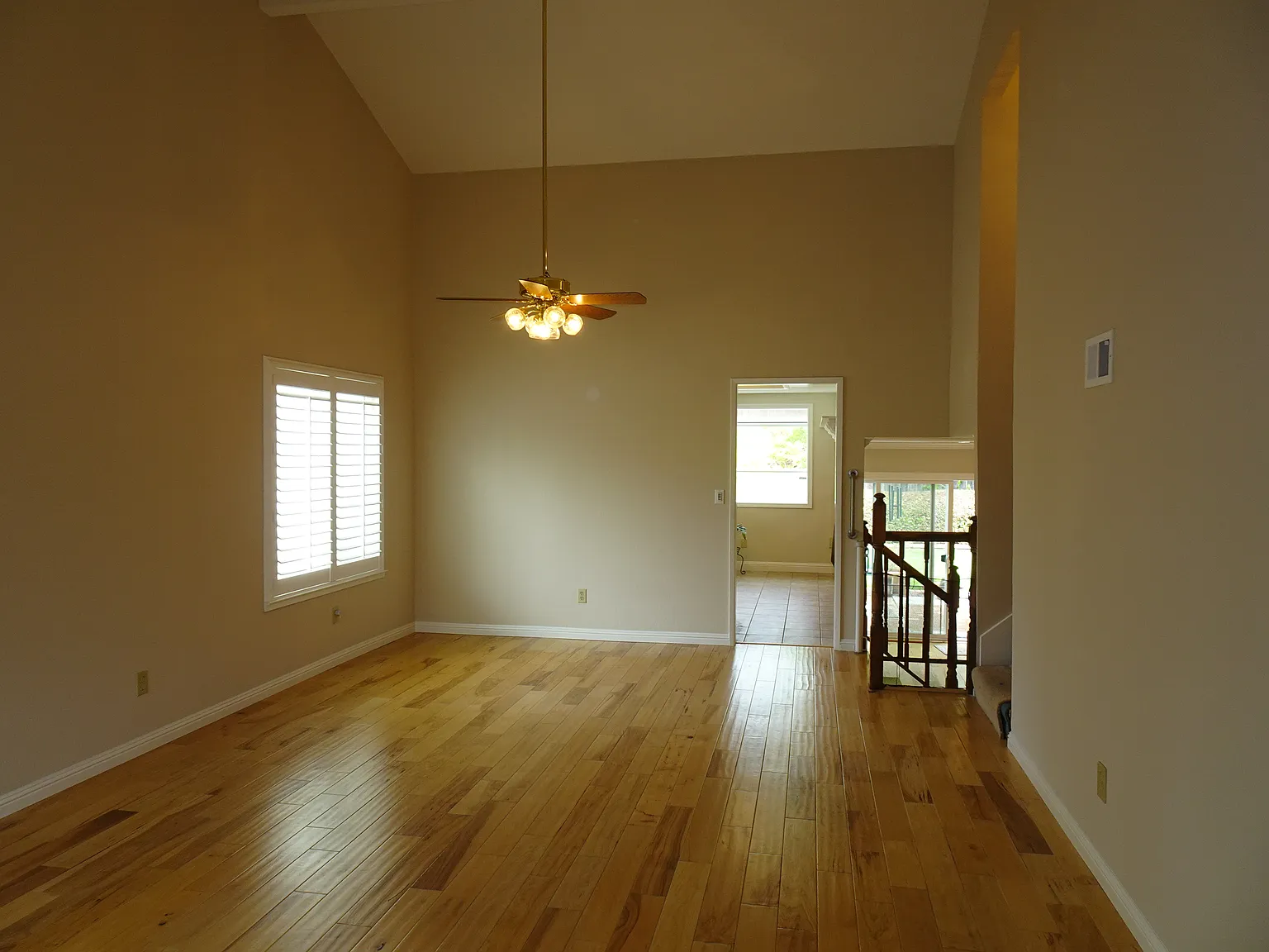 4 bed, 1880 sqft, $4,495 — Photo 3